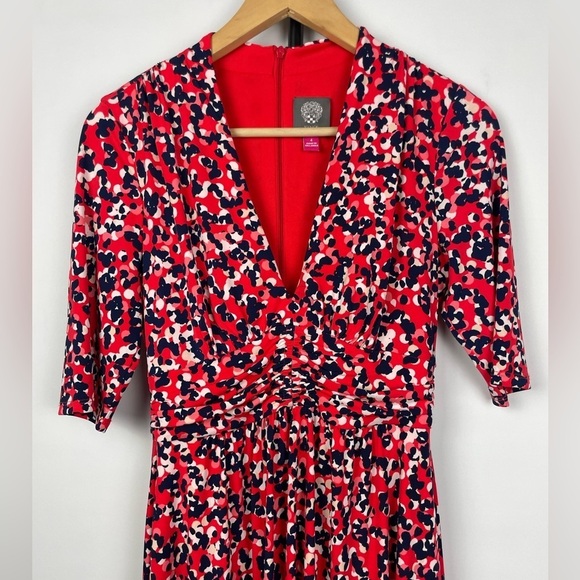 Vince Camuto Red Dot Printed Midi V-Neck 3/4 Sleeve Dress - Picture 3 of 7